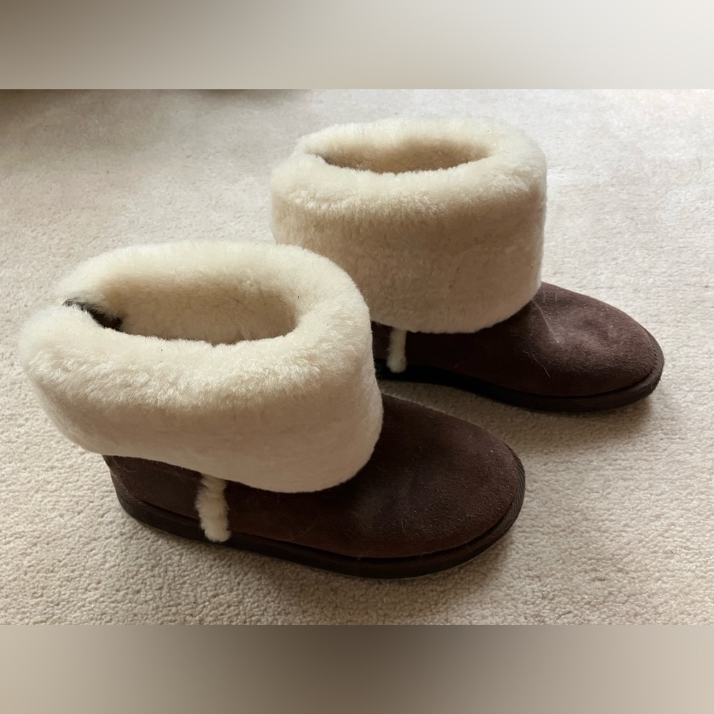 Jessica Simpson ugg style boots, 6.
